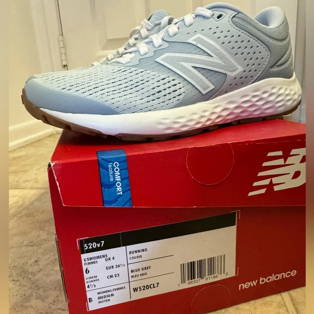 Brand New Women’s New Balance 520v7 shoes size 6 - Picture 3 of 8